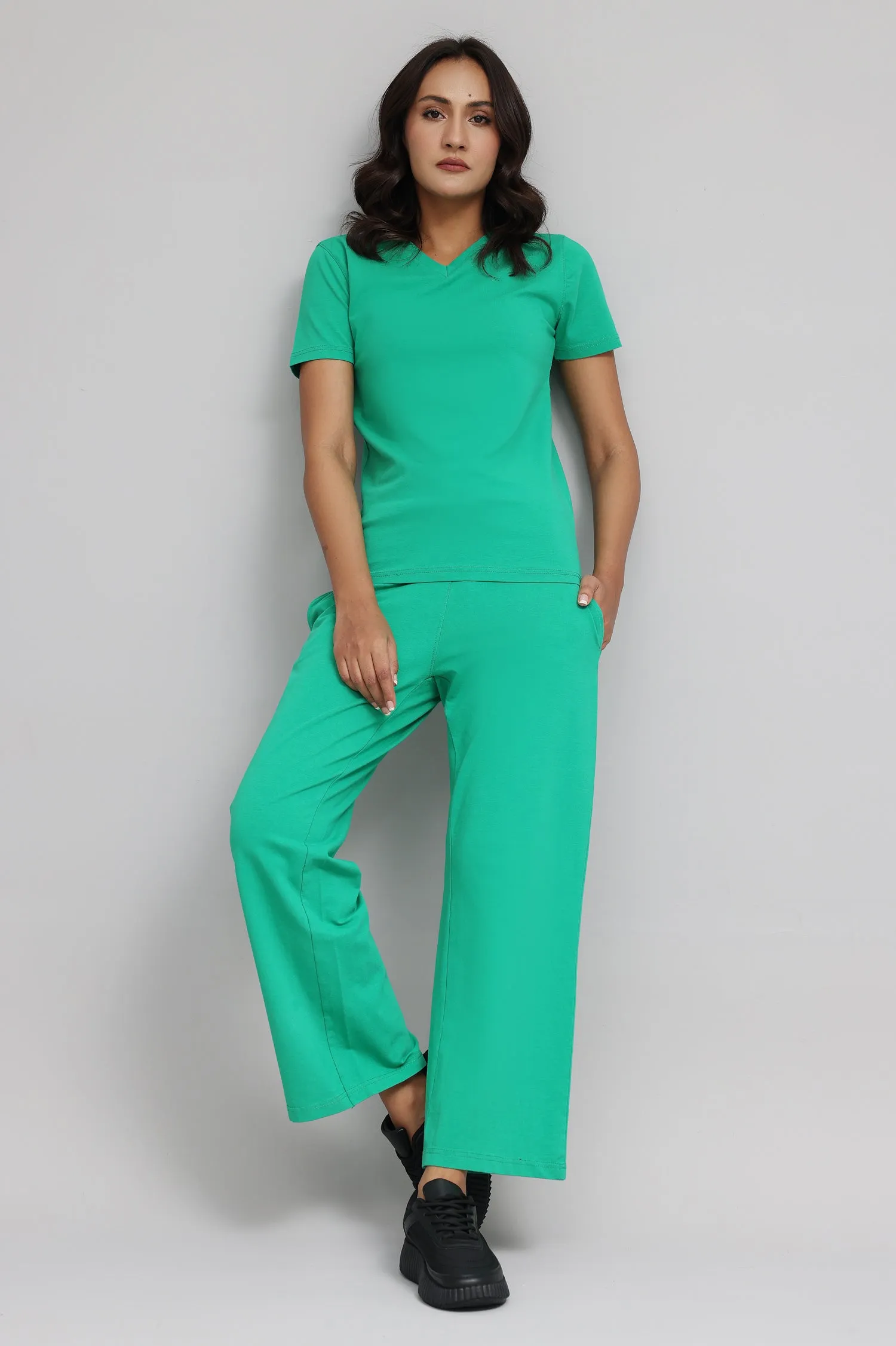 CLASSIC V-NECK TEE-EM-GREEN