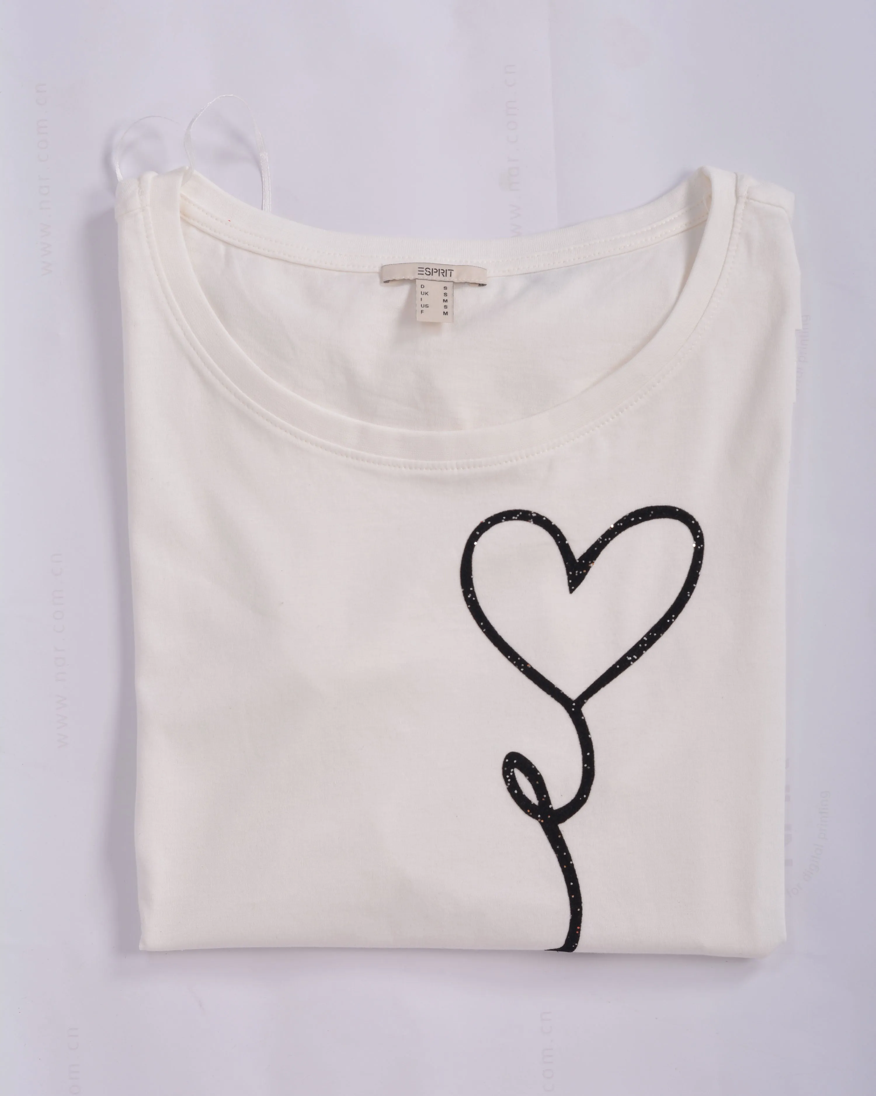 Esprit short sleeve t-shirt with organic cotton.White.